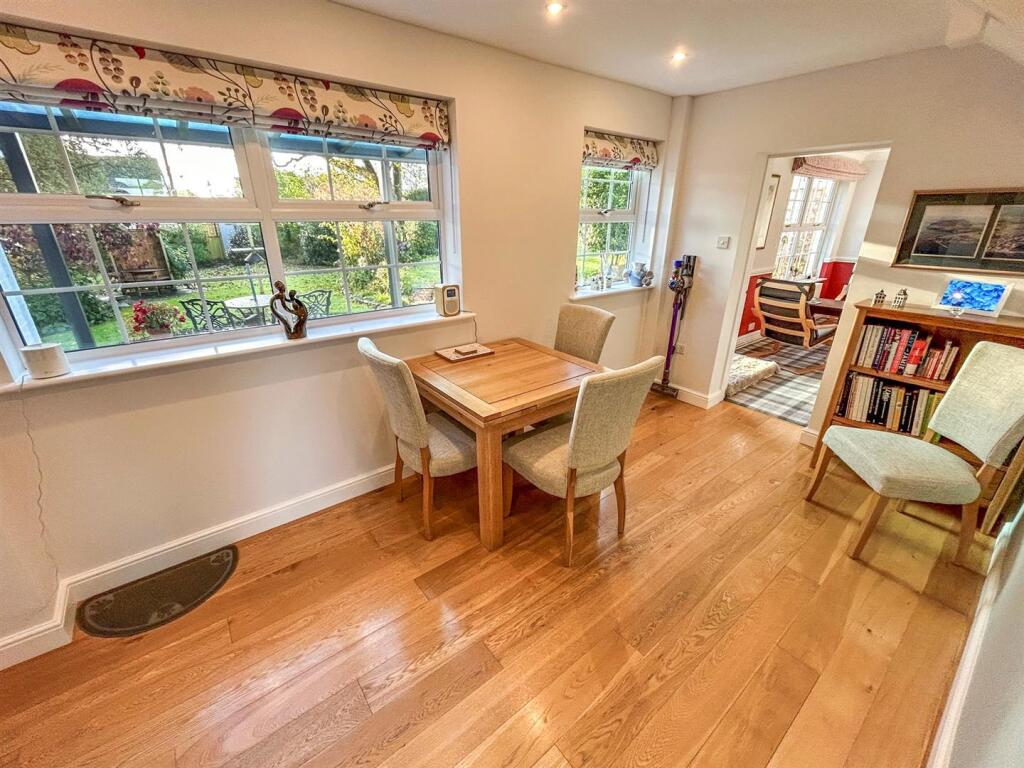 Breakfast Room