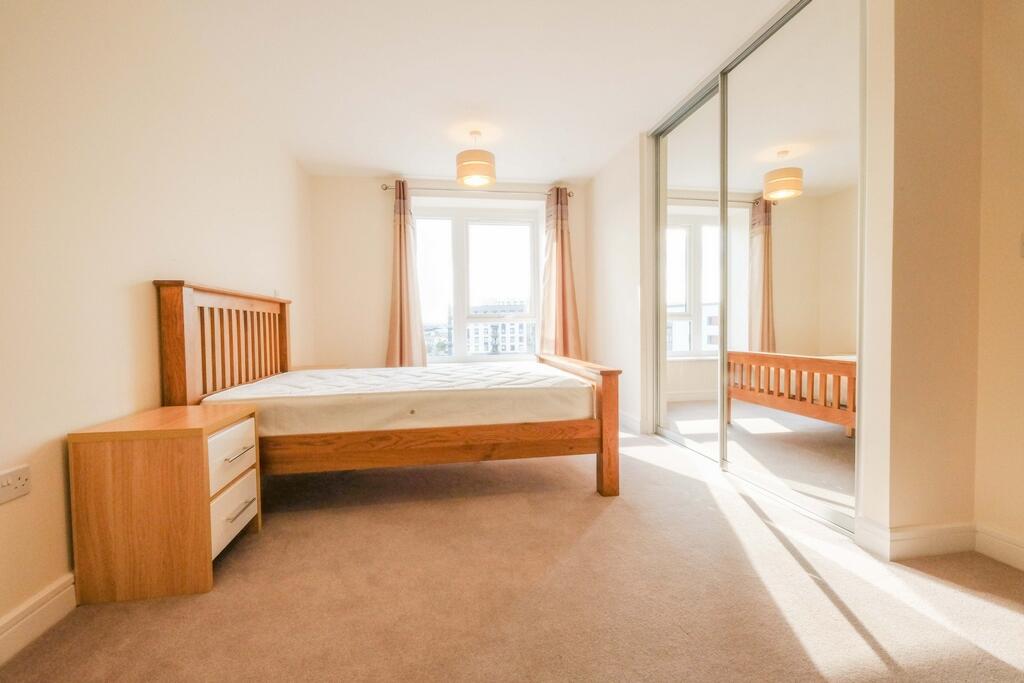 Master Bedroom 02