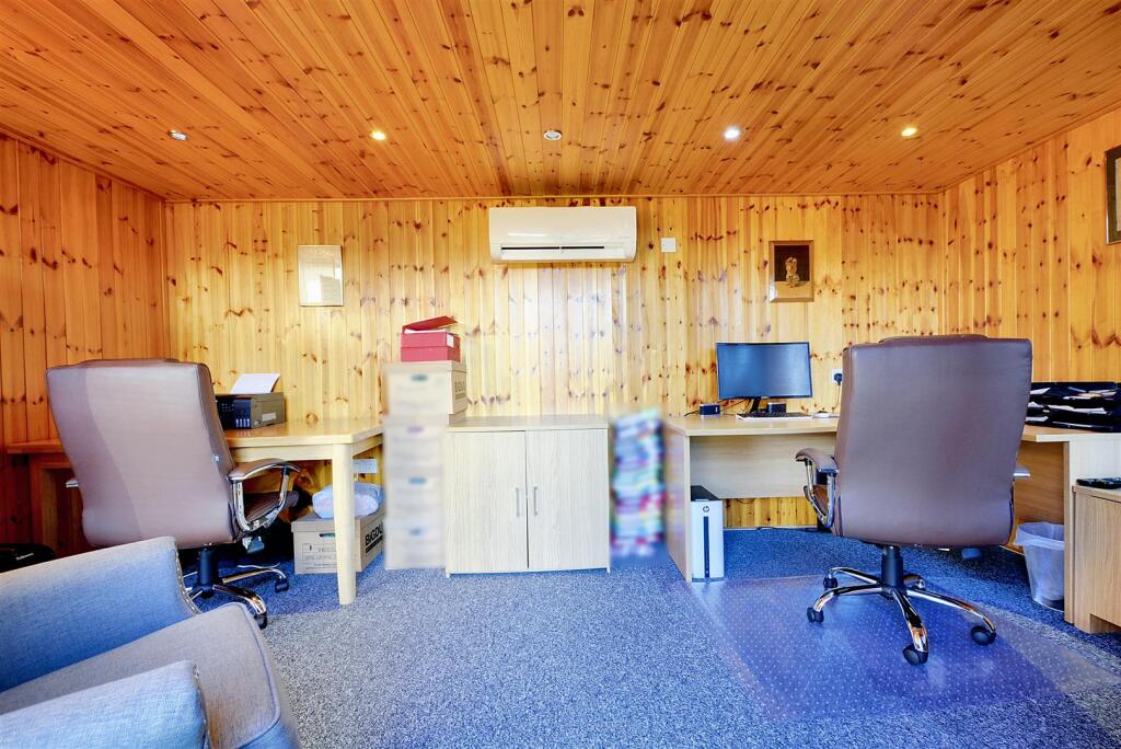 Office_1.jpeg