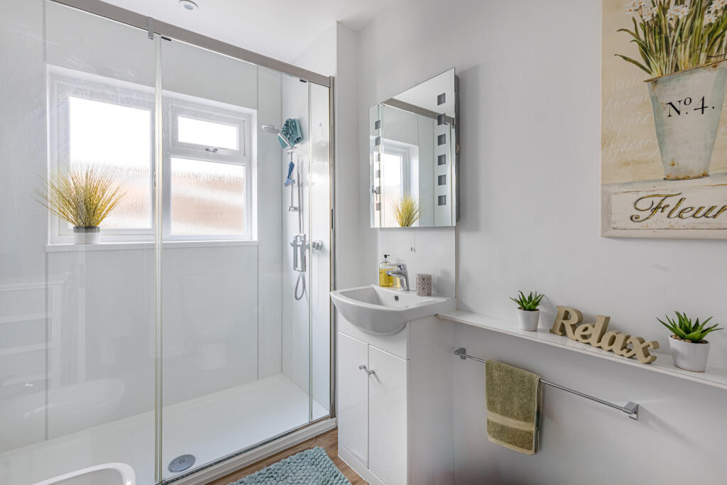 21 Shower Room 33 Churchfields, Dartmouth - 250911