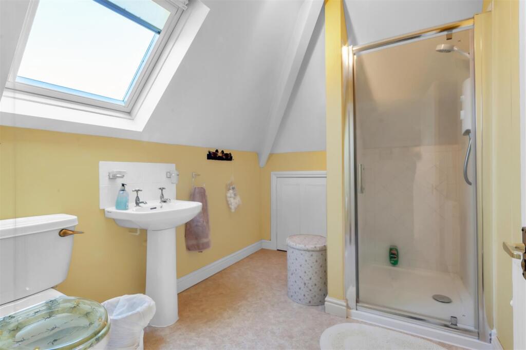 Bathroom.jpg