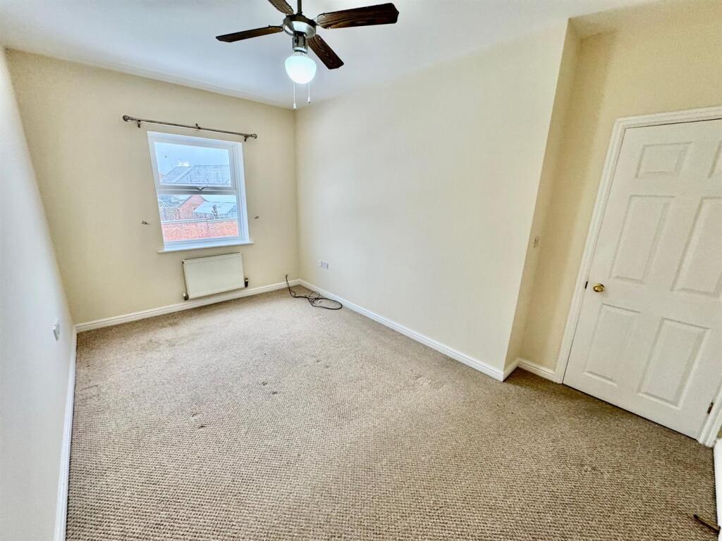 Bedroom 1b.jpg