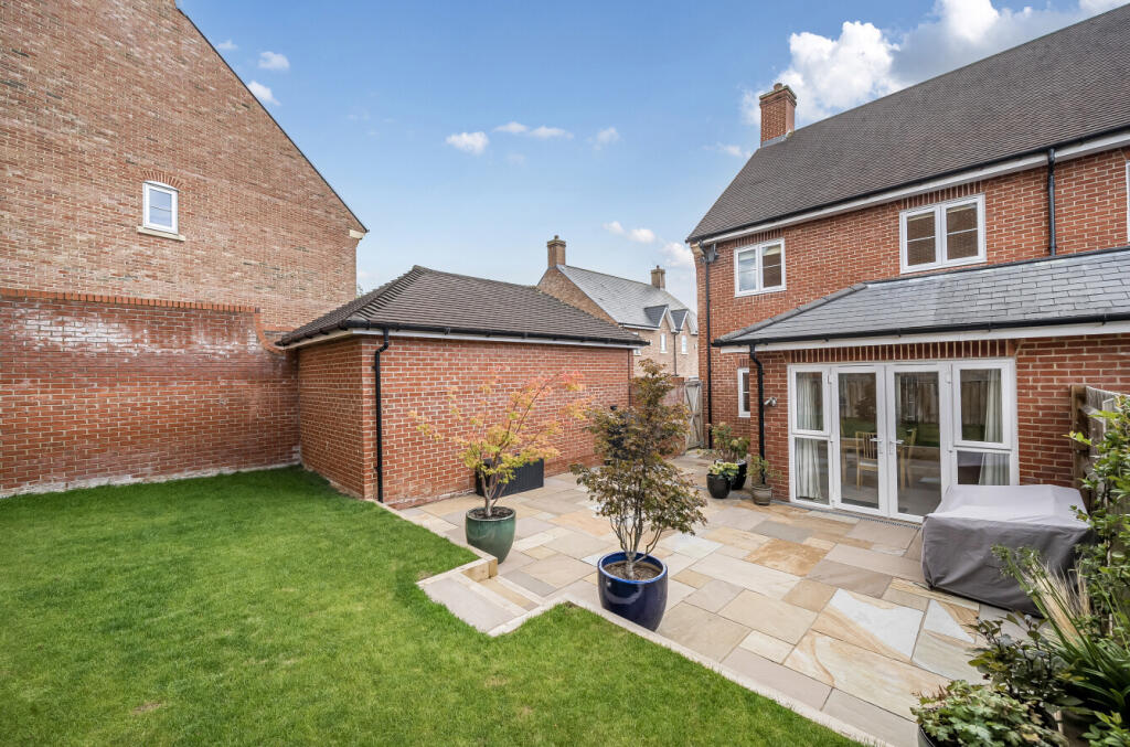 1347764-8-68b9bb4...