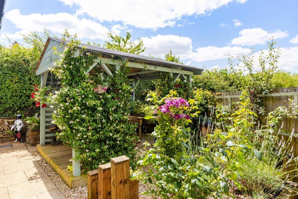 A06 - 9 Cator, Stoke Gabriel - 250708