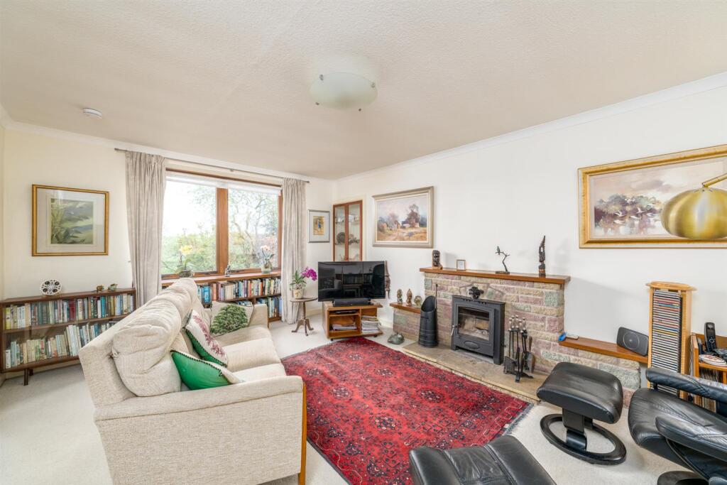 West Cottage Marlfield-06.jpg