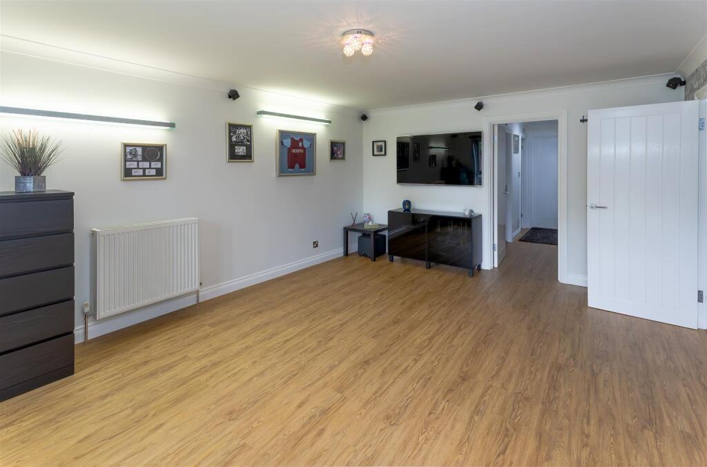 Lounge 2 SAPL8419-20250731-DxO_DeepPRIME XD2s.jpg