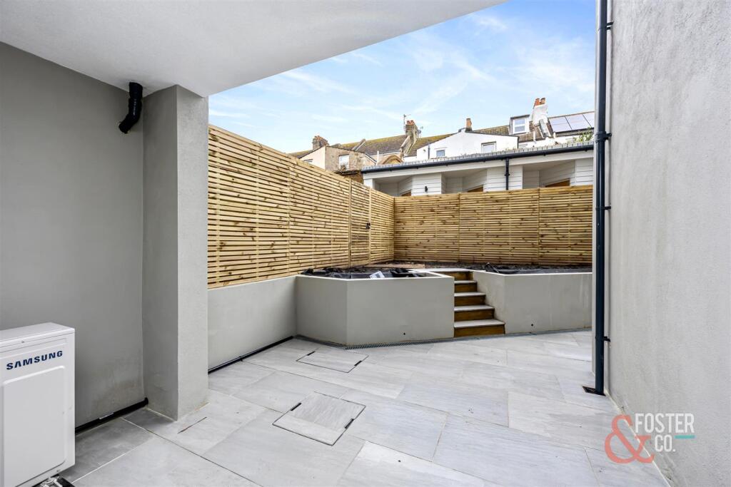 Clarendon Villas, 51, Flat 1_011.jpg