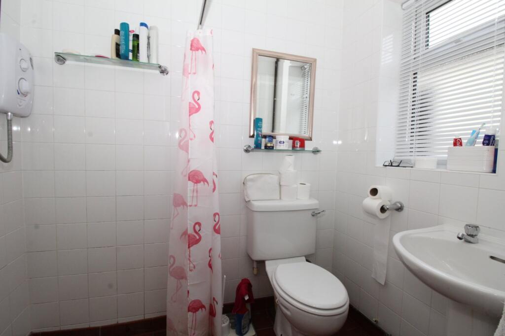Downstairs En-Suite