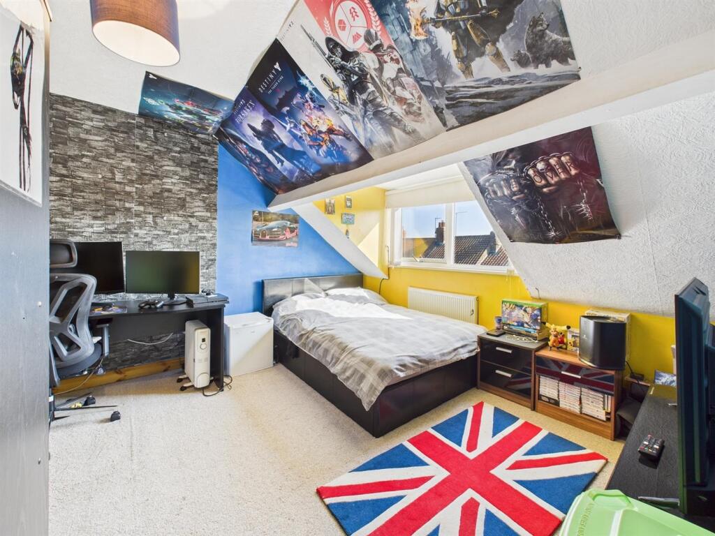 Bedroom: