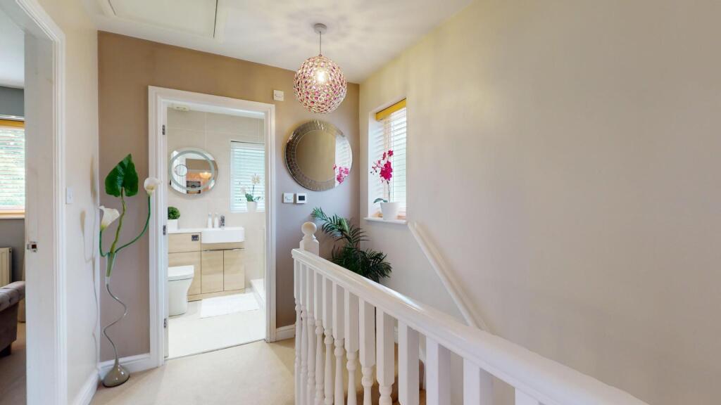 FIRST FLOOR LANDING