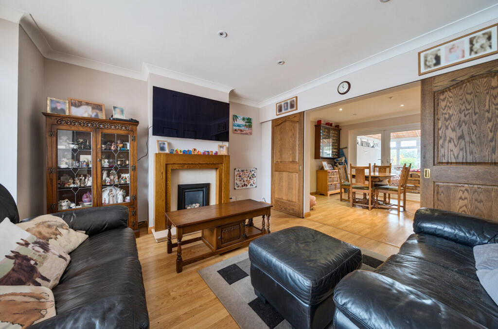 1375143-40-6909f6...