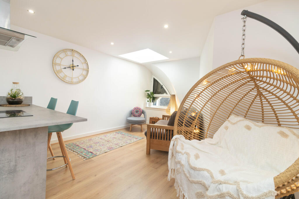 Open-Plan Living Area/Kitchen