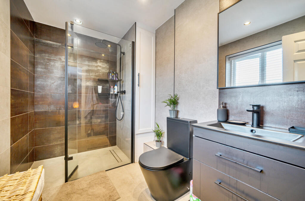 1330986-16-689b23...