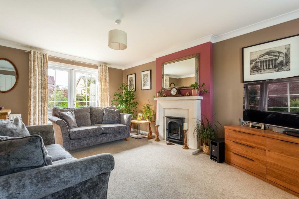 Charlwood Drive-2.jpg