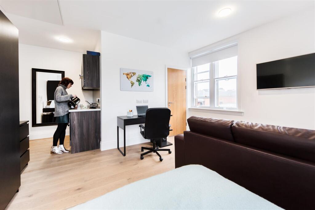 apt 26.jpg
