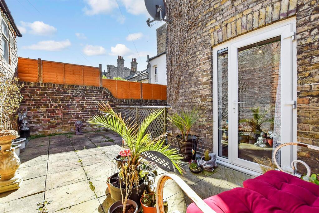 External Lifestyle Photograph