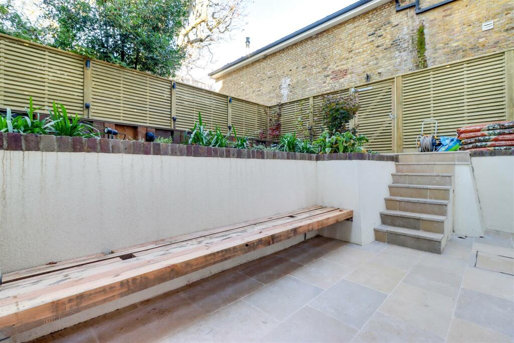 BENCH2.jpg