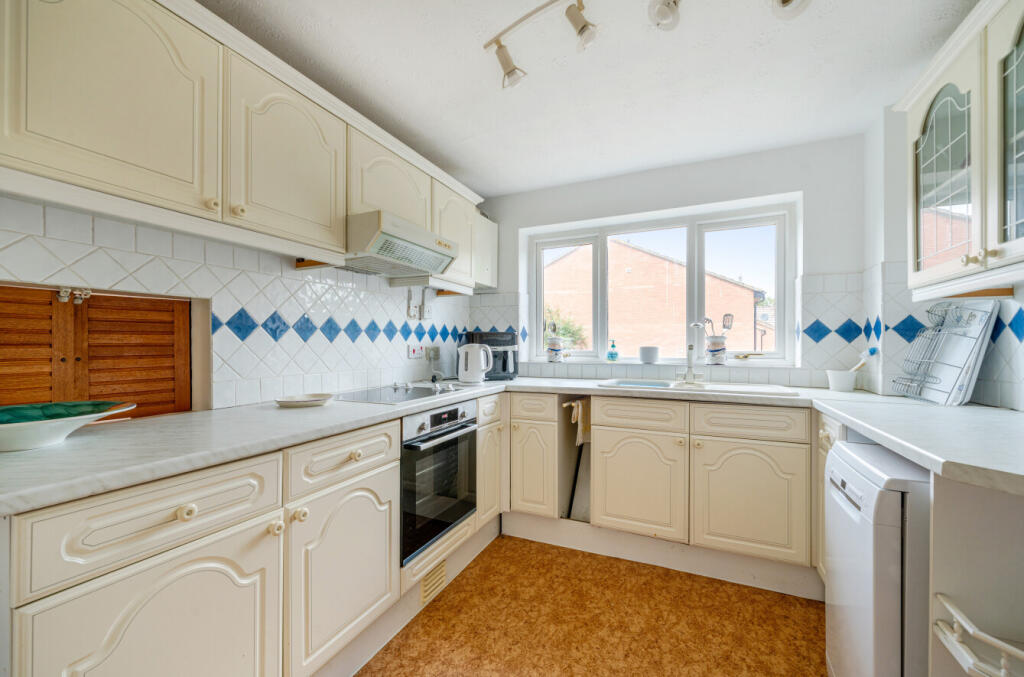 1313761-13-685be9...