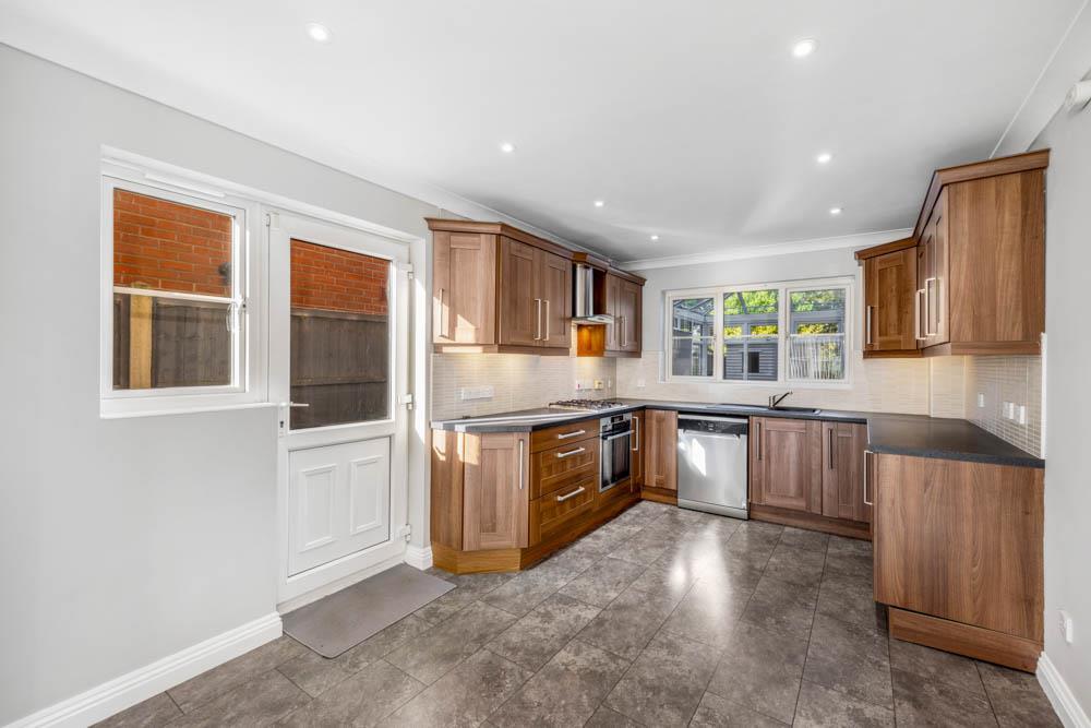 19 Foreman Way (Crowland)-23.jpg