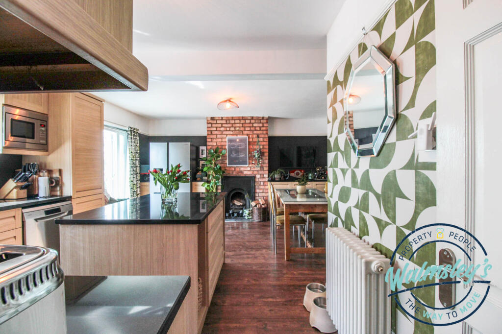 Kitchen dining room