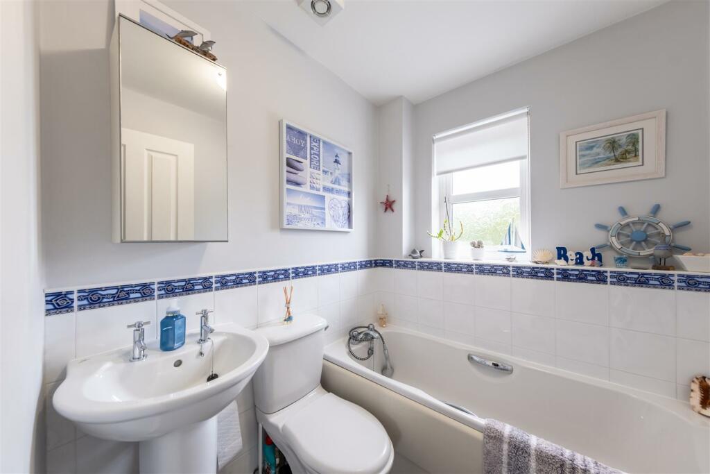 14 Delamere Close-021.jpg