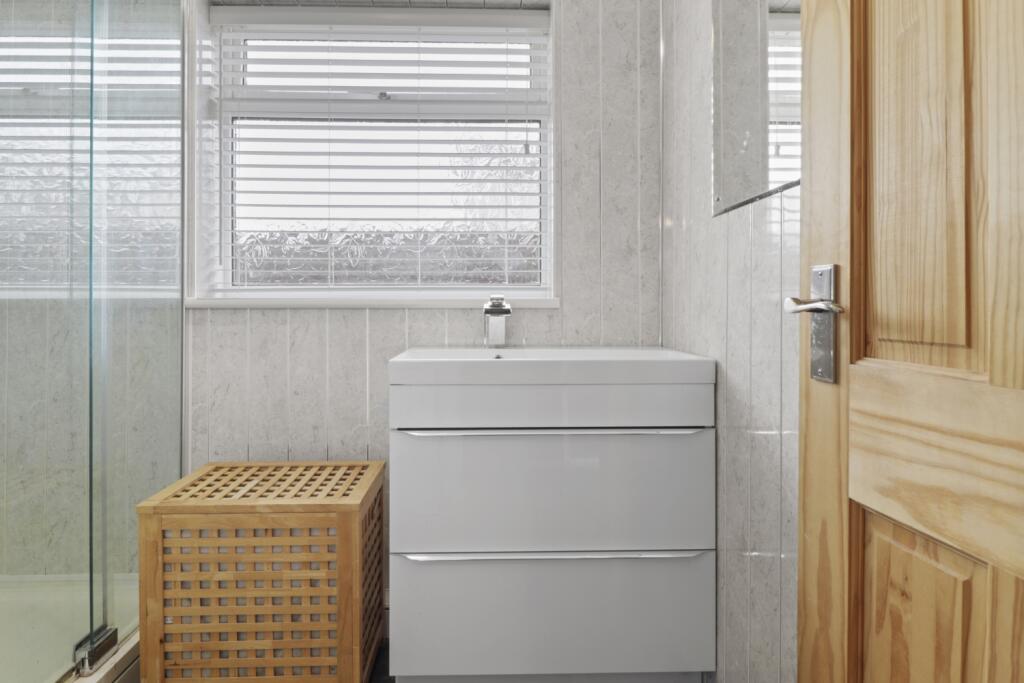 1cromerroad_finedon_rogers_17