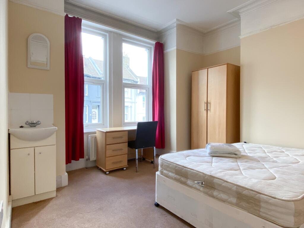 94 Whippingham Road Bedroom 1