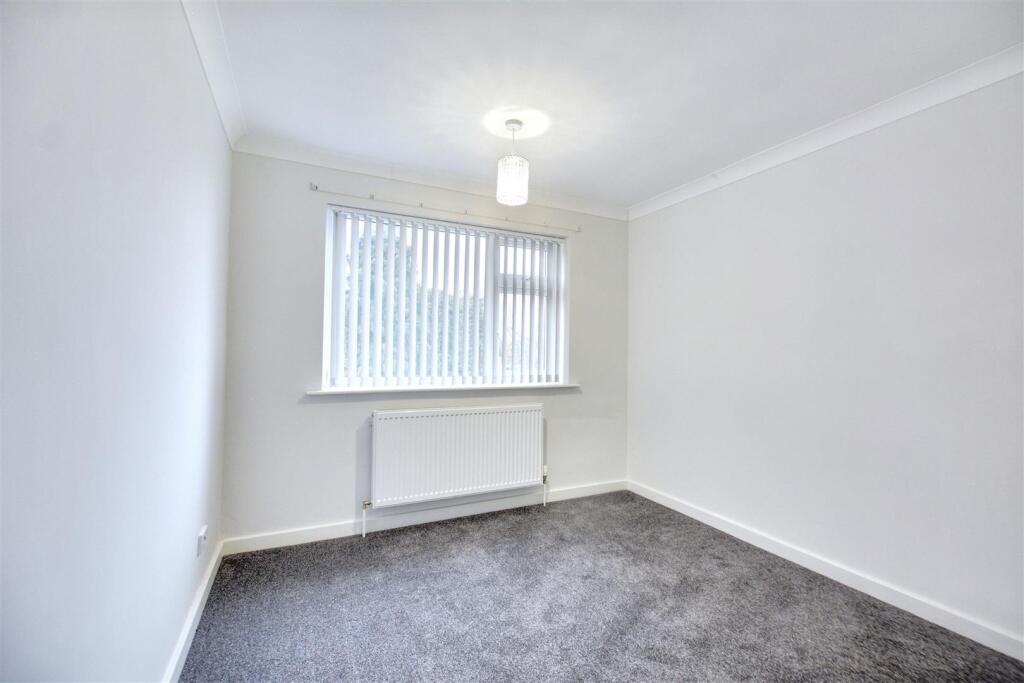 Bedroom 1_1.jpeg