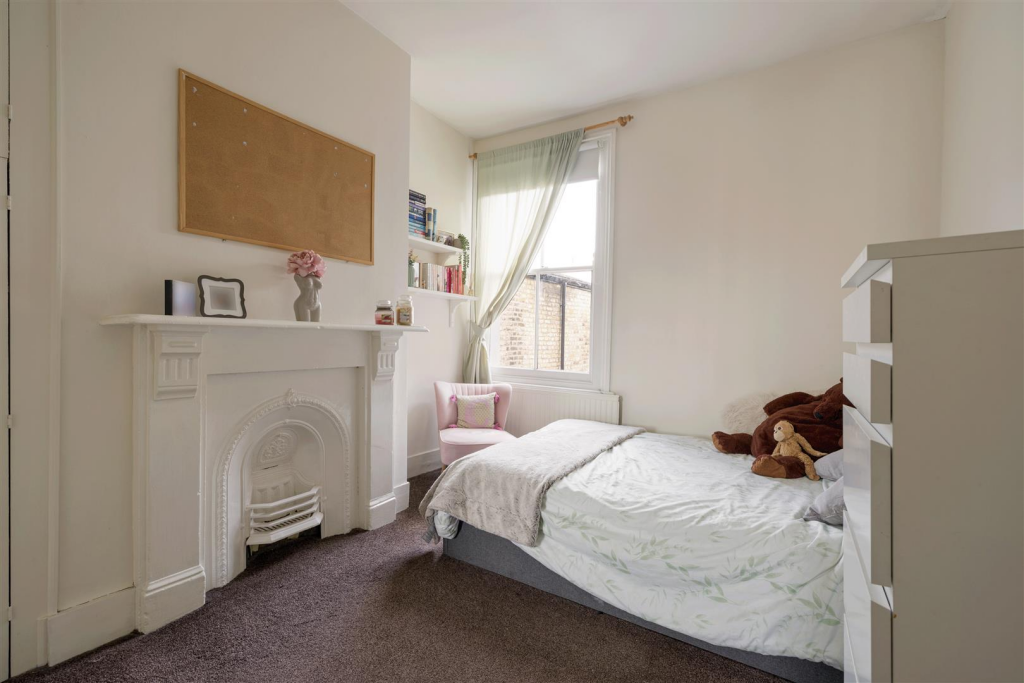 Gordon Road, E11