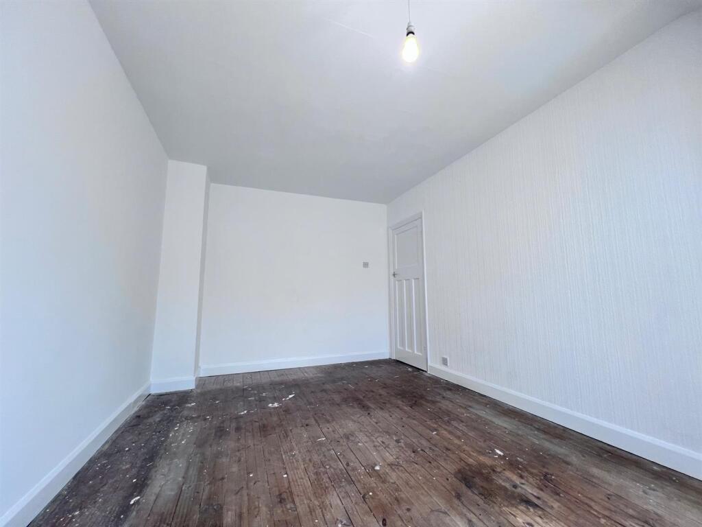 Rear Bedroom 2 Alt.jpg