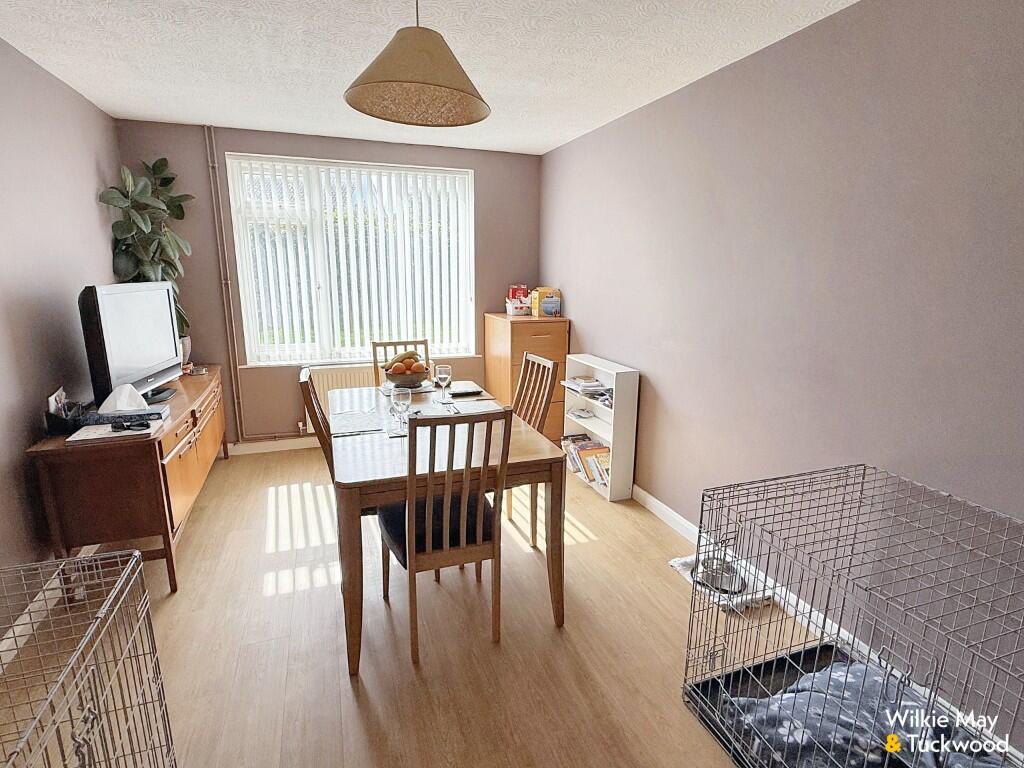 Dining/bedroom