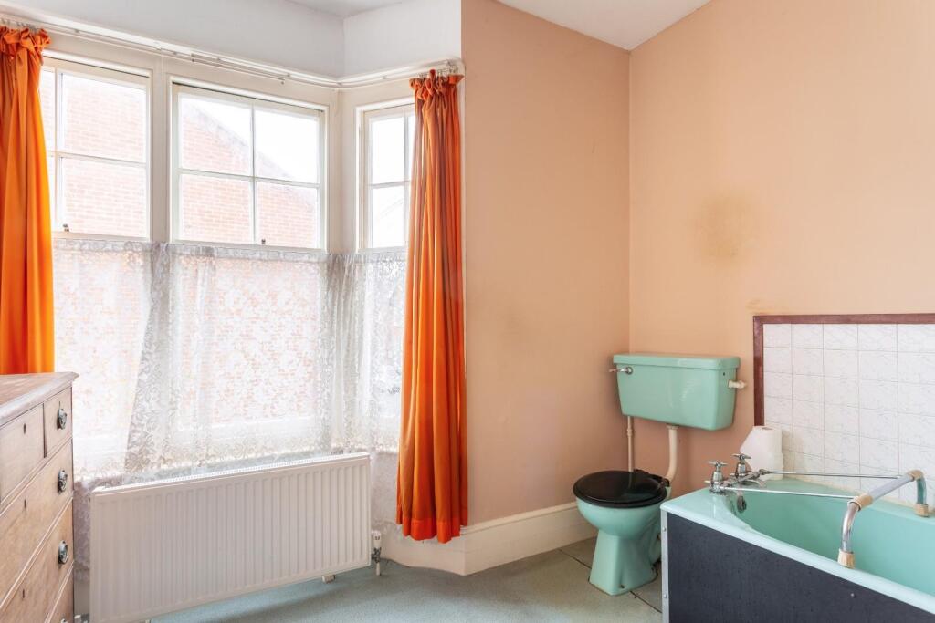 bathroom (2).jpg