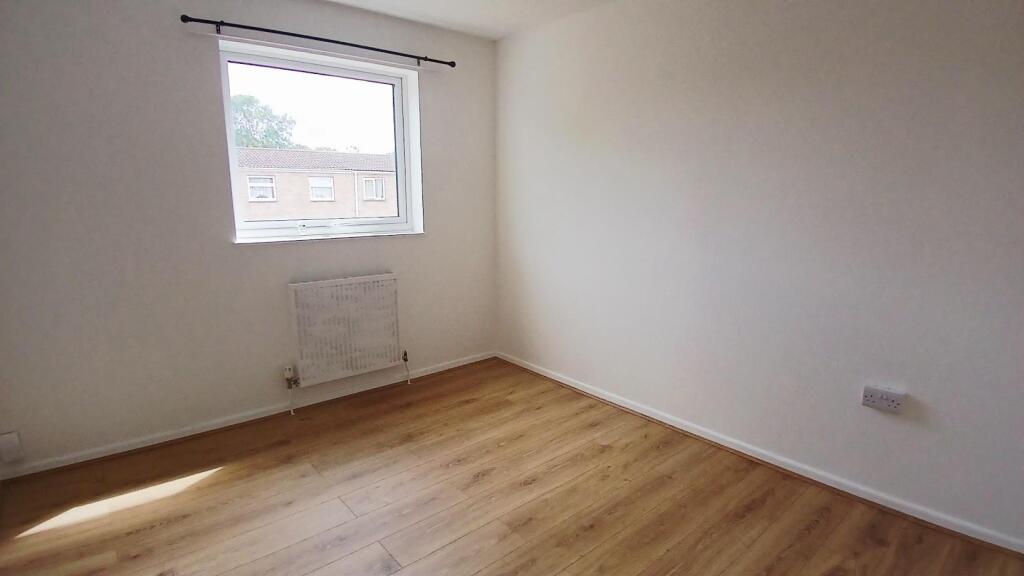 Bed 1.jpg