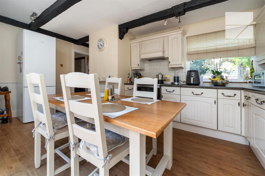 61 Brindwood Road_0027.jpg