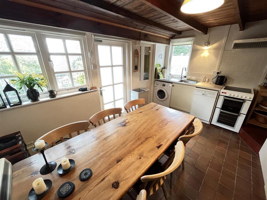 Kitchen - Dinner