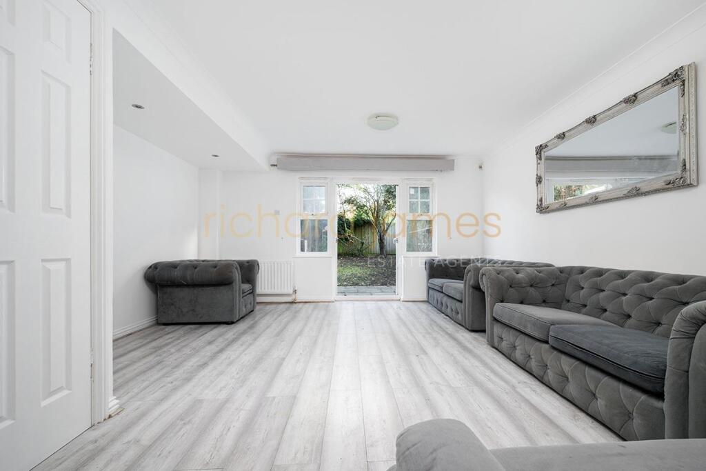 Colenso Drive, Mill Hill, NW7