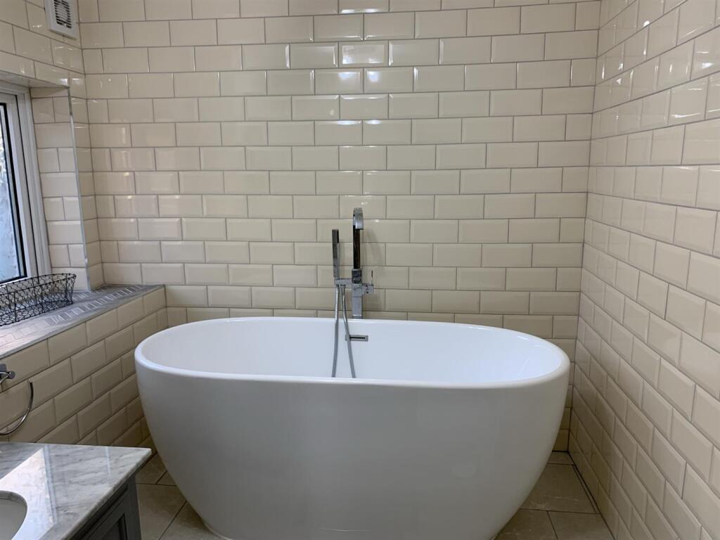 Bathroom2.JPEG