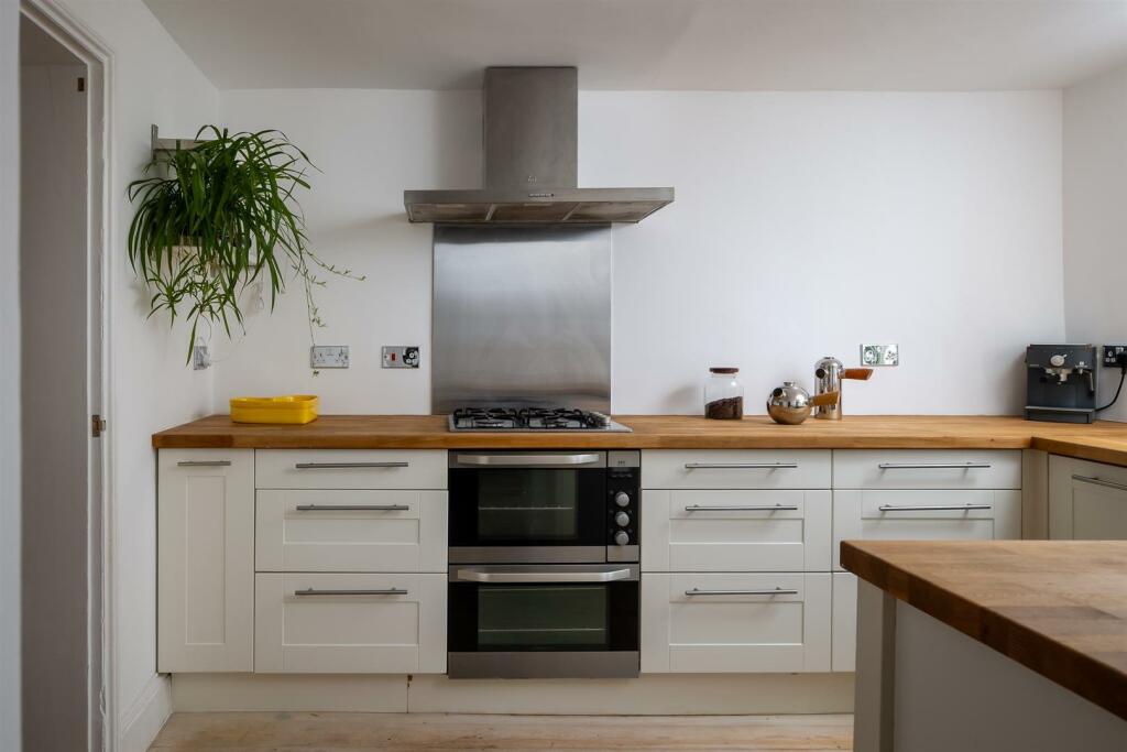 22 - 65 Gratton Road - GL50 2BZ - Web.jpg