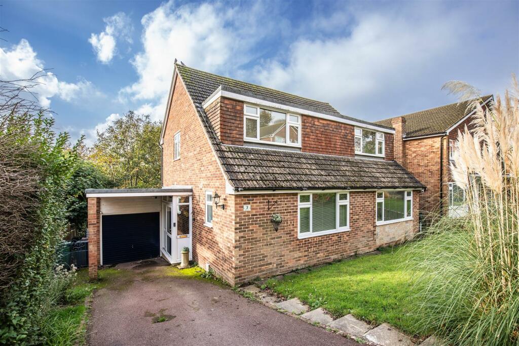3 Henderson Close1.jpg