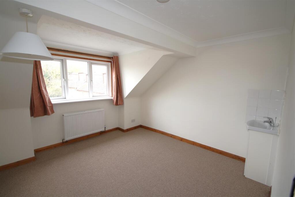 Bedroom 4a.JPG