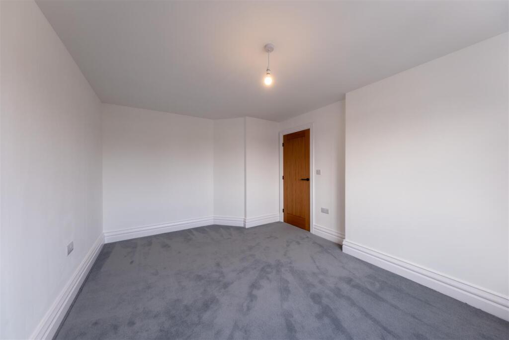 94 and 96 Pipers Lane-021.jpg