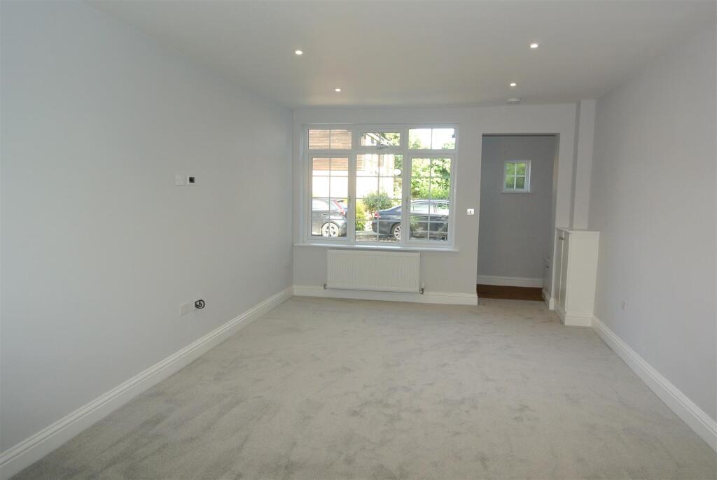 Lounge area.JPG