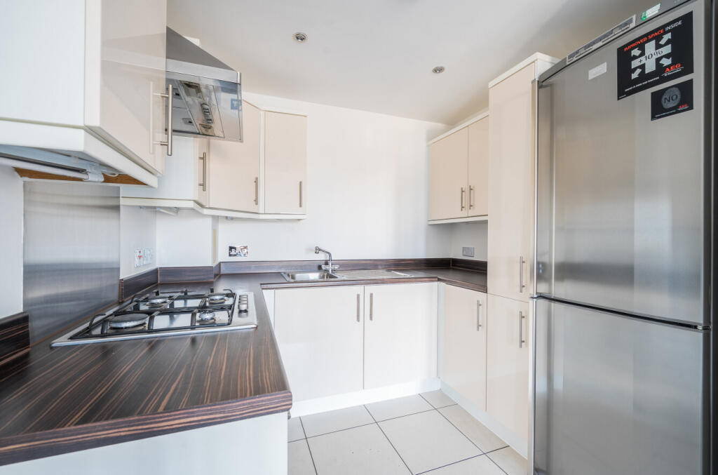 1388085-6-6935f01...