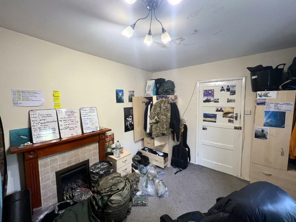 Bedroom 1.jpeg