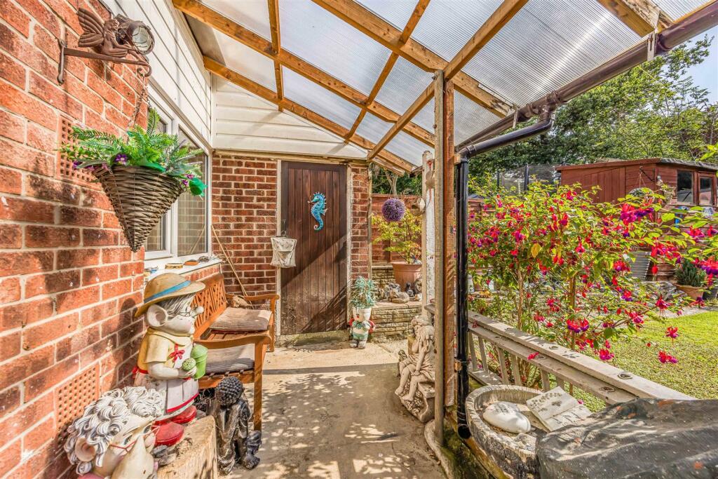 8 Sullivan Way, Purbrook-Small-PorticoMarketing-OH