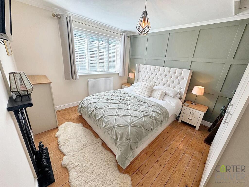 BEDROOM 1 (REAR)