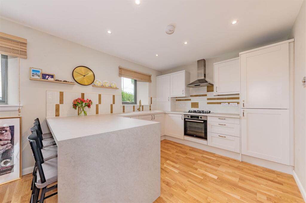 3C Castle Street Newtyle-7.JPG
