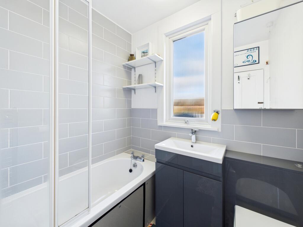 CAM05192G0-PR0185-STILL020