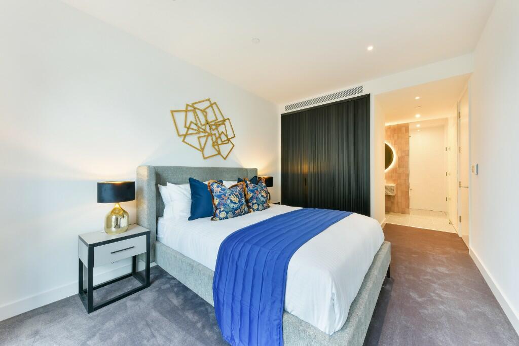 Principal bedroom