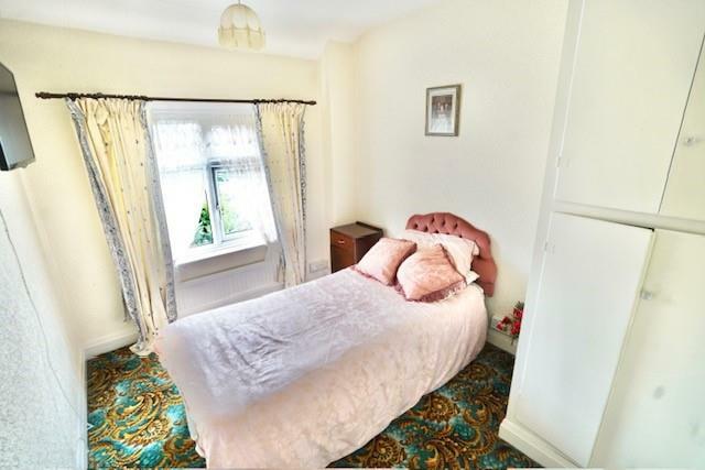 Bedroom no.2 rear double: